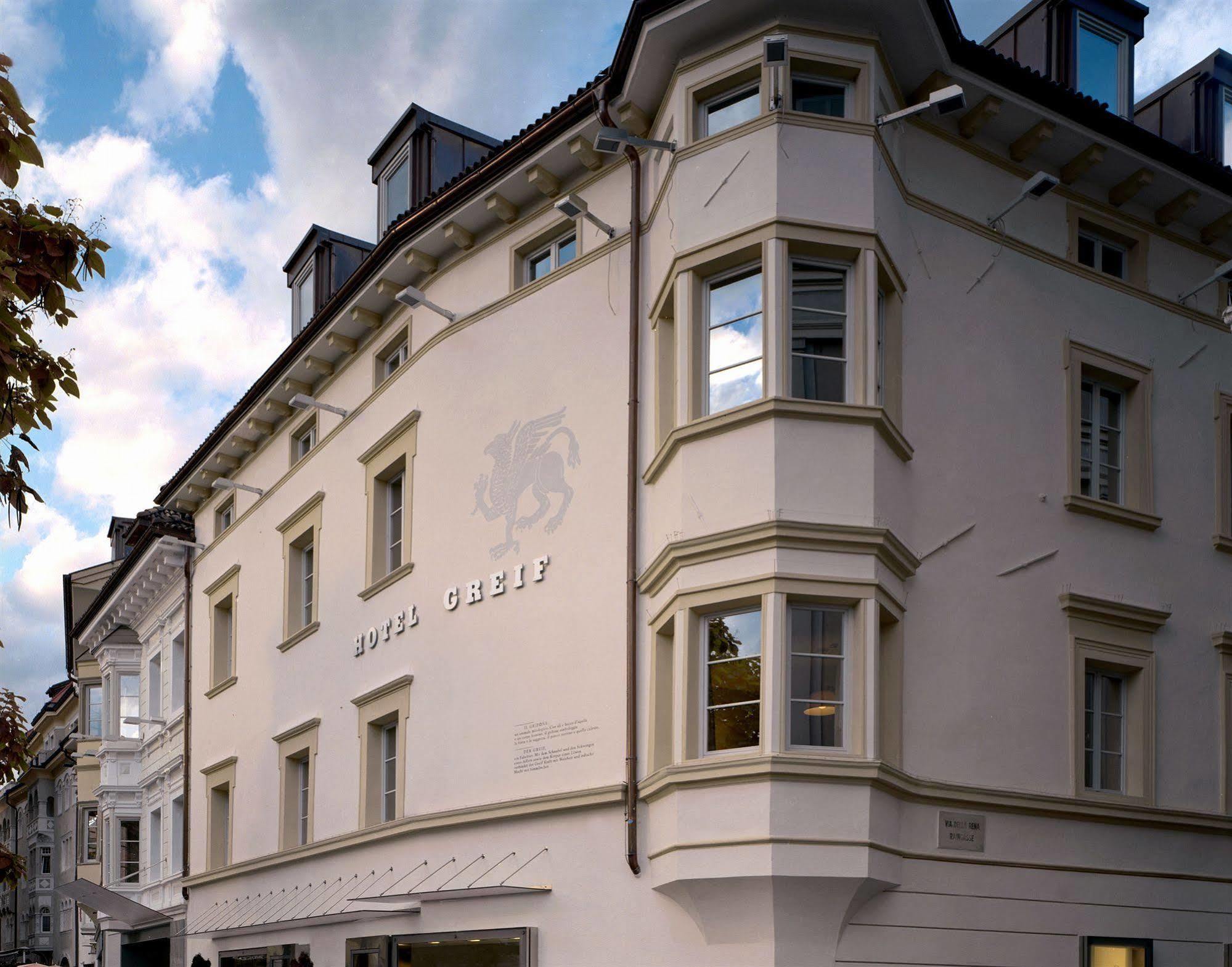 Hotel Greif, A Member Of Design Hotels Bozen Exterior foto